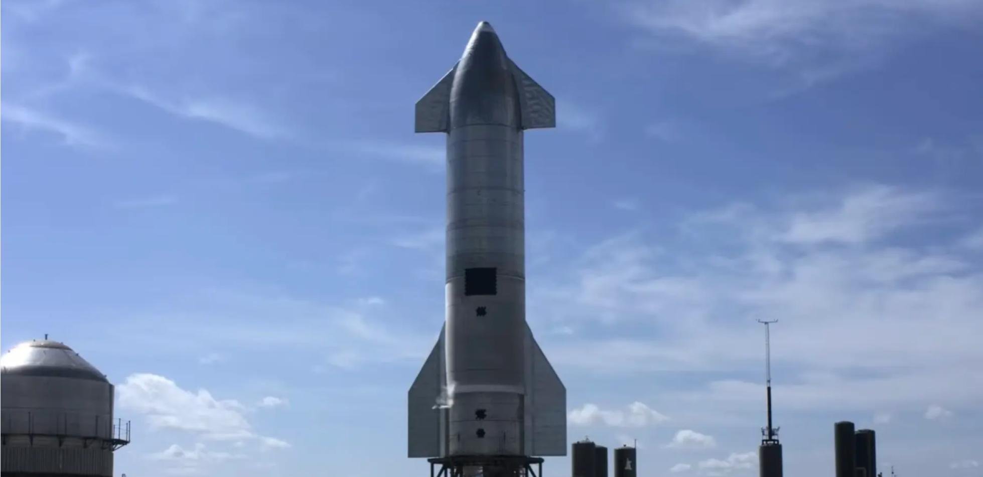 Sukces SpaceX. SN10 wylądował, później eksplodował