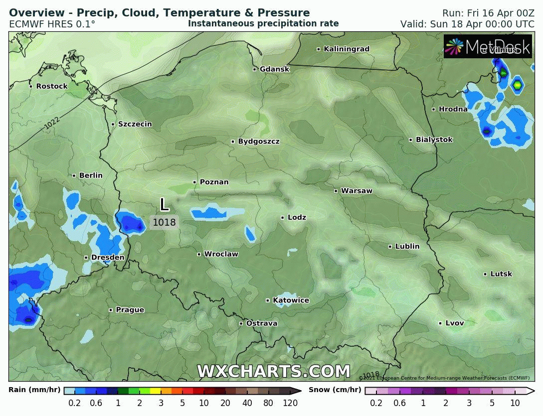 Prognozowane położenie chmur i opadów w niedzielę, 18.04.2021. Model: ECMWF